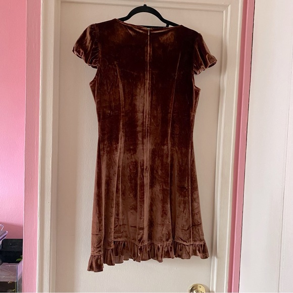 Delia’s Brown Velvet Short Sleeve Mini Dress w Bows - Picture 2 of 3